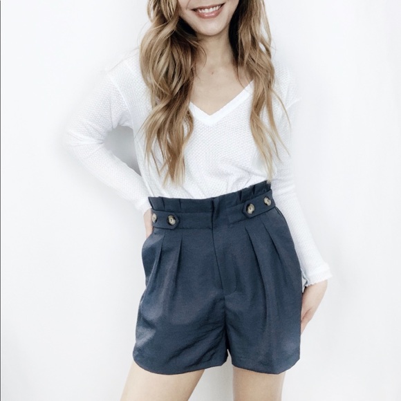 High-waisted Pleated Shorts Blue - Picture 5 of 8